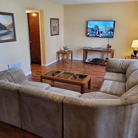 Cozy And Spacious-4 Bedrooms Townhouse Лексингтън Екстериор снимка